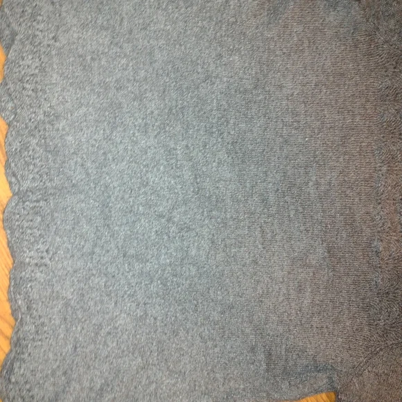 Women's Sweater - Picture 5 of 6